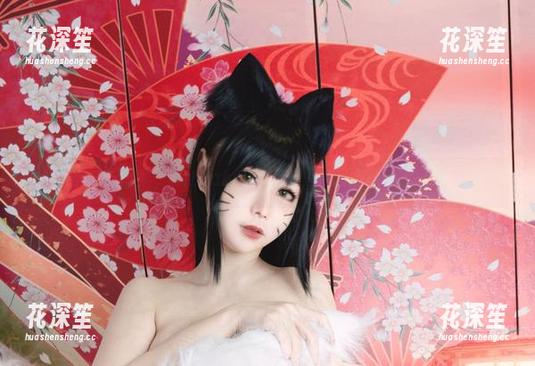 Kitkat Cosplay 最新户外图集,Kitkat Cosplay真的会让你目不转睛。